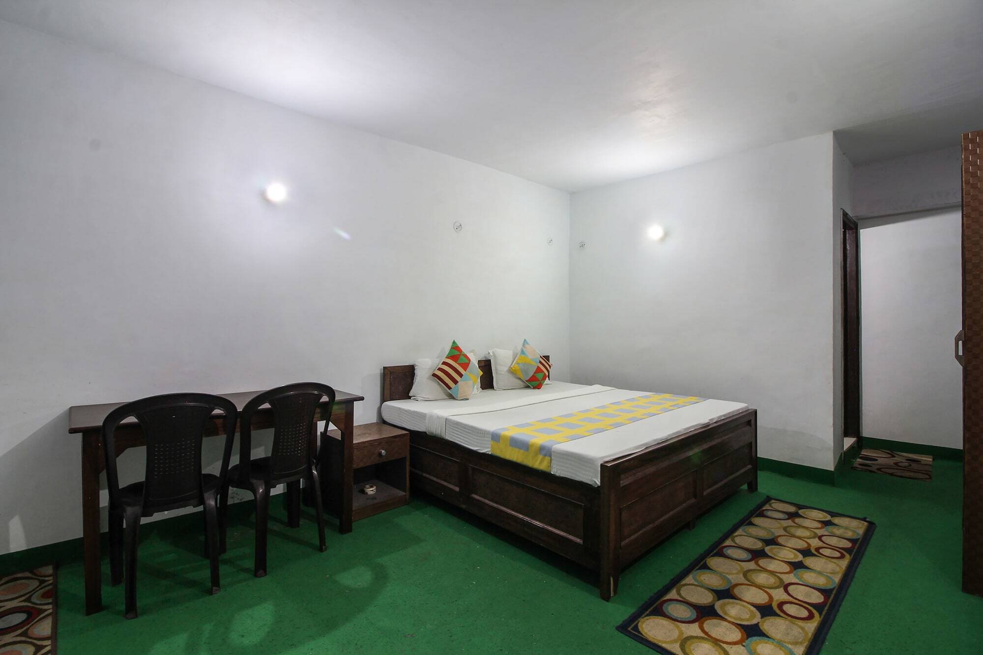 Oyo 18758 Spacious Ayarpatta